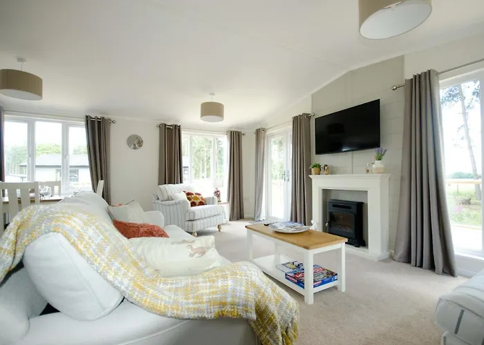 Lodge Hollicarrs - Woodland