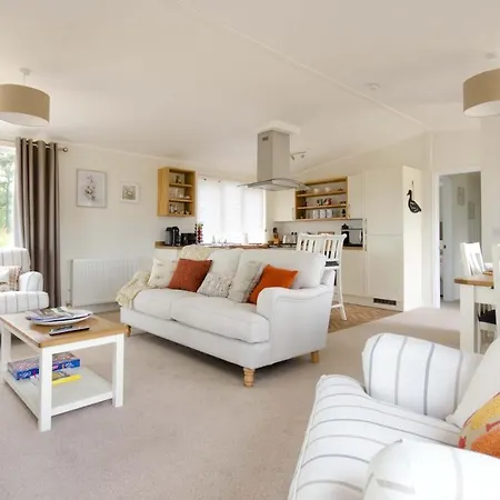 Hollicarrs - Woodland Lodge York